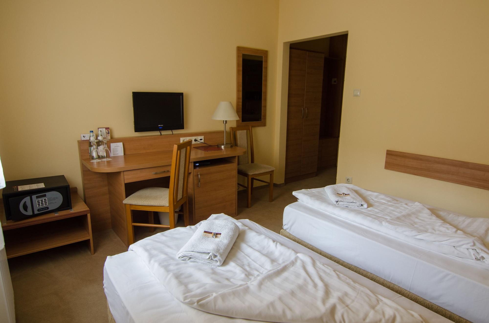 Hotel Civitas Шопрон Екстер'єр фото