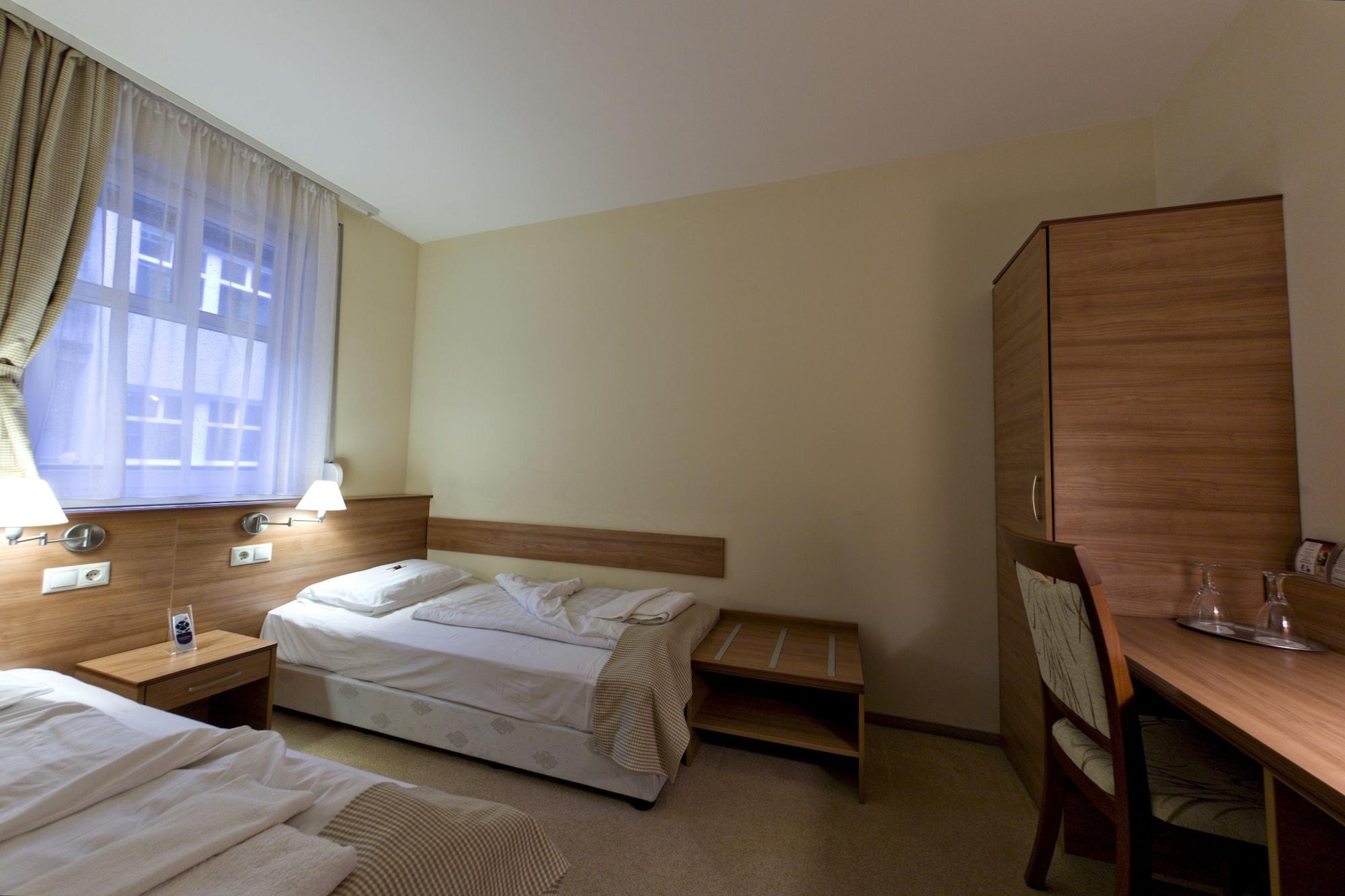 Hotel Civitas Шопрон Екстер'єр фото