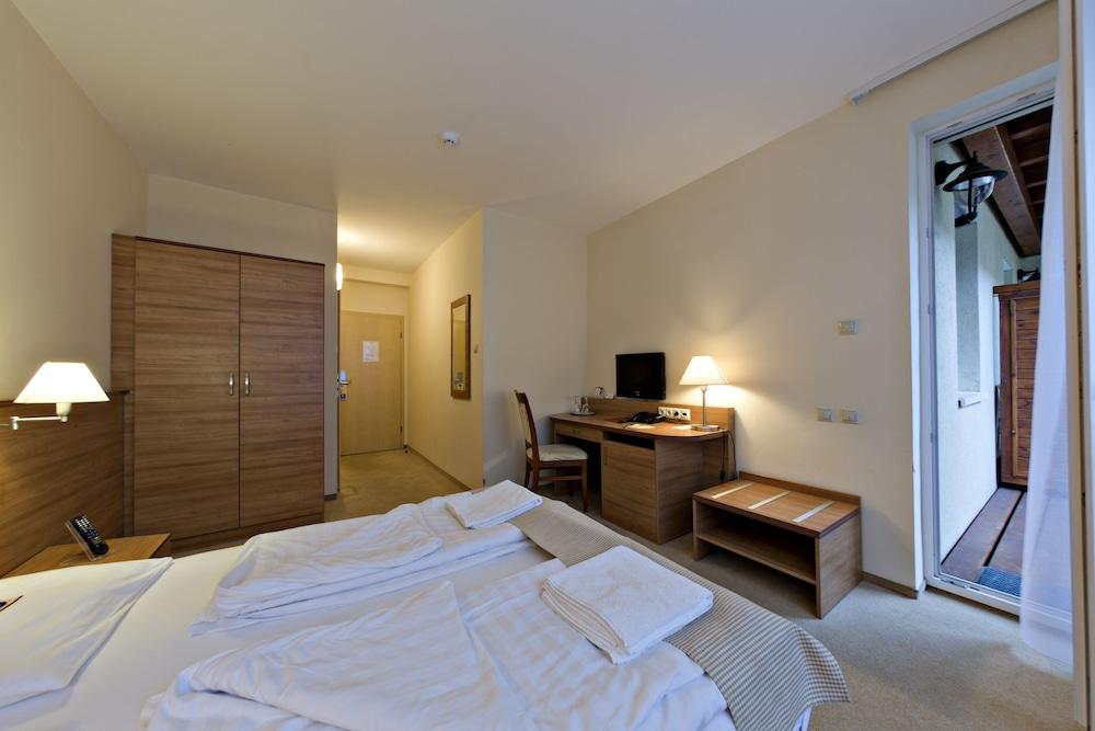 Hotel Civitas Шопрон Екстер'єр фото