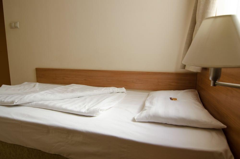 Hotel Civitas Шопрон Екстер'єр фото