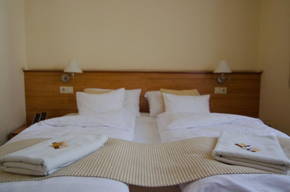 Hotel Civitas Шопрон Екстер'єр фото