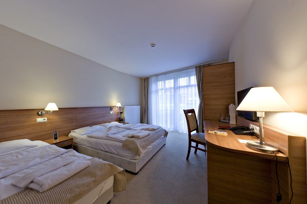 Hotel Civitas Шопрон Екстер'єр фото