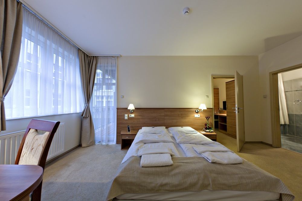 Hotel Civitas Шопрон Екстер'єр фото